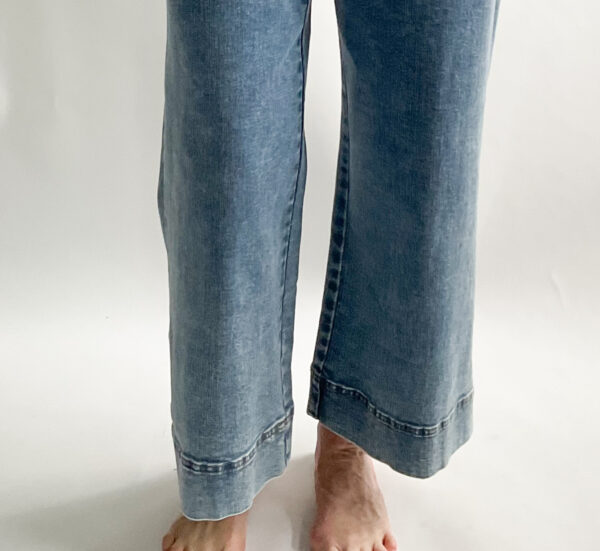 Stretch Wide Leg Crop - Image 4
