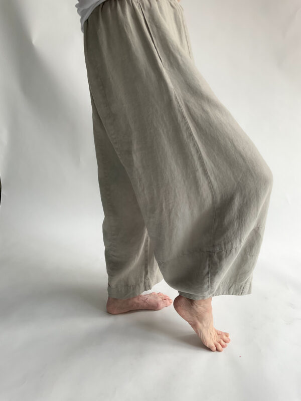 Tucket Hem Pant - Linen - Image 2
